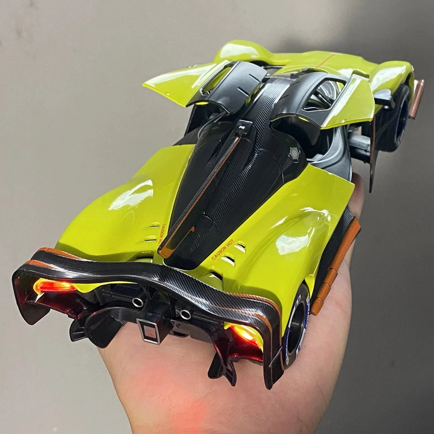 1:24 Diecast Aston Martin Valkyrie AMR Pro Model Car